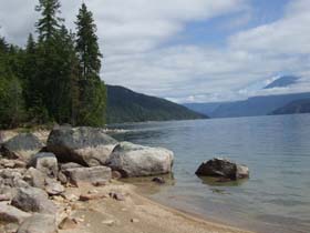 Kanutour_4_Strand_a,_Slocan_Lake