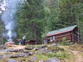 Kanutour_6_Cove_Creek_Cabin