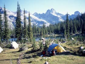 Val_O_W_a2_Ca,p_am_Drinnon_Pass